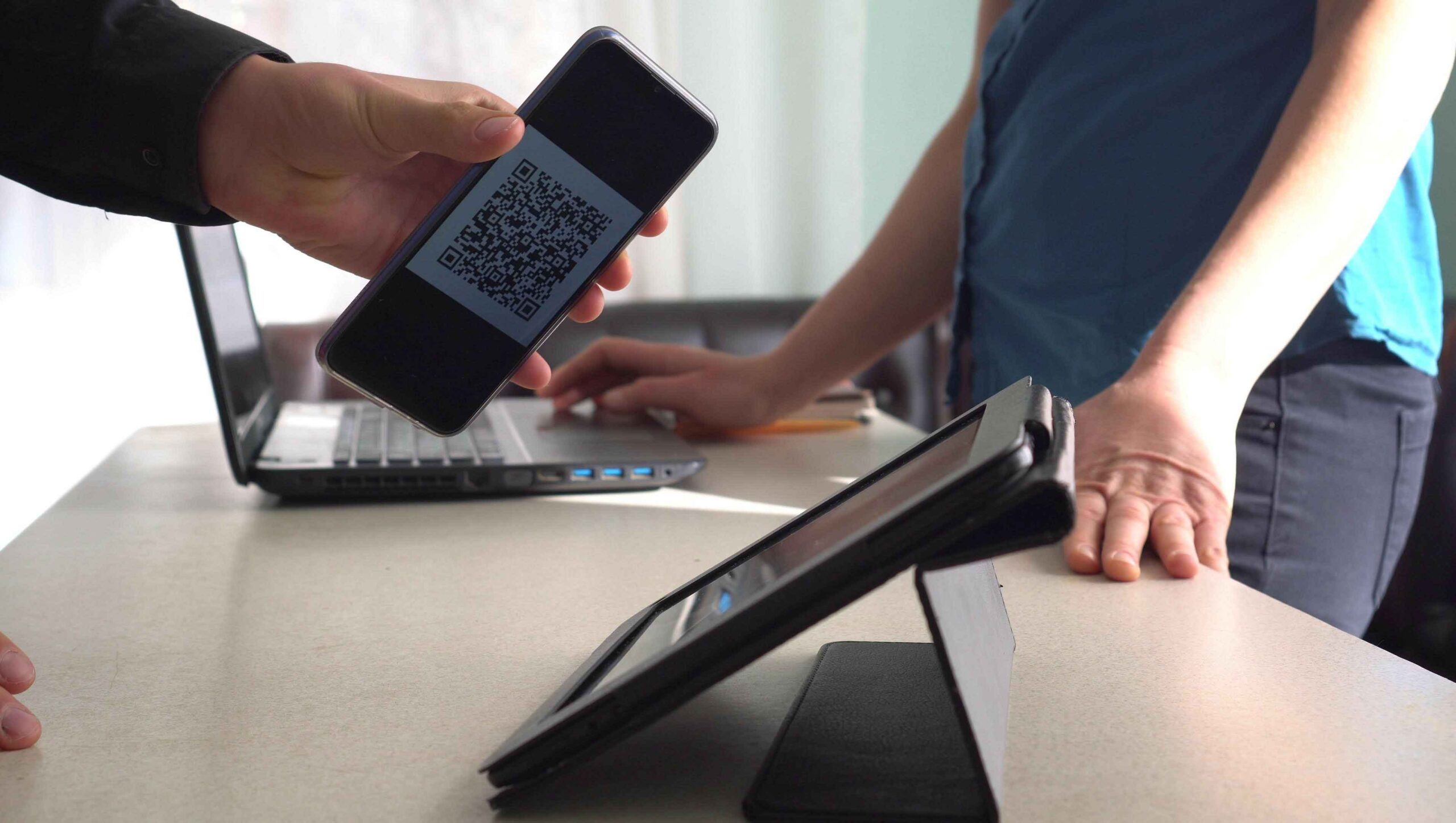 QR code Shipping Label For Delivery on the client's smartphone